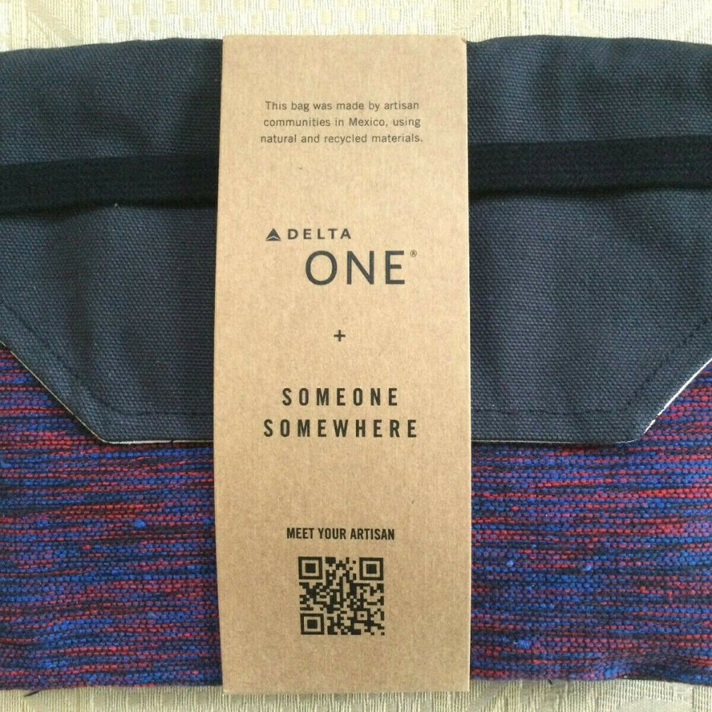 DELTA ONE AIRLINES AMENITY KIT SOMEONE SOMEWHERE MEXICAN ARTISAN (blue/red)